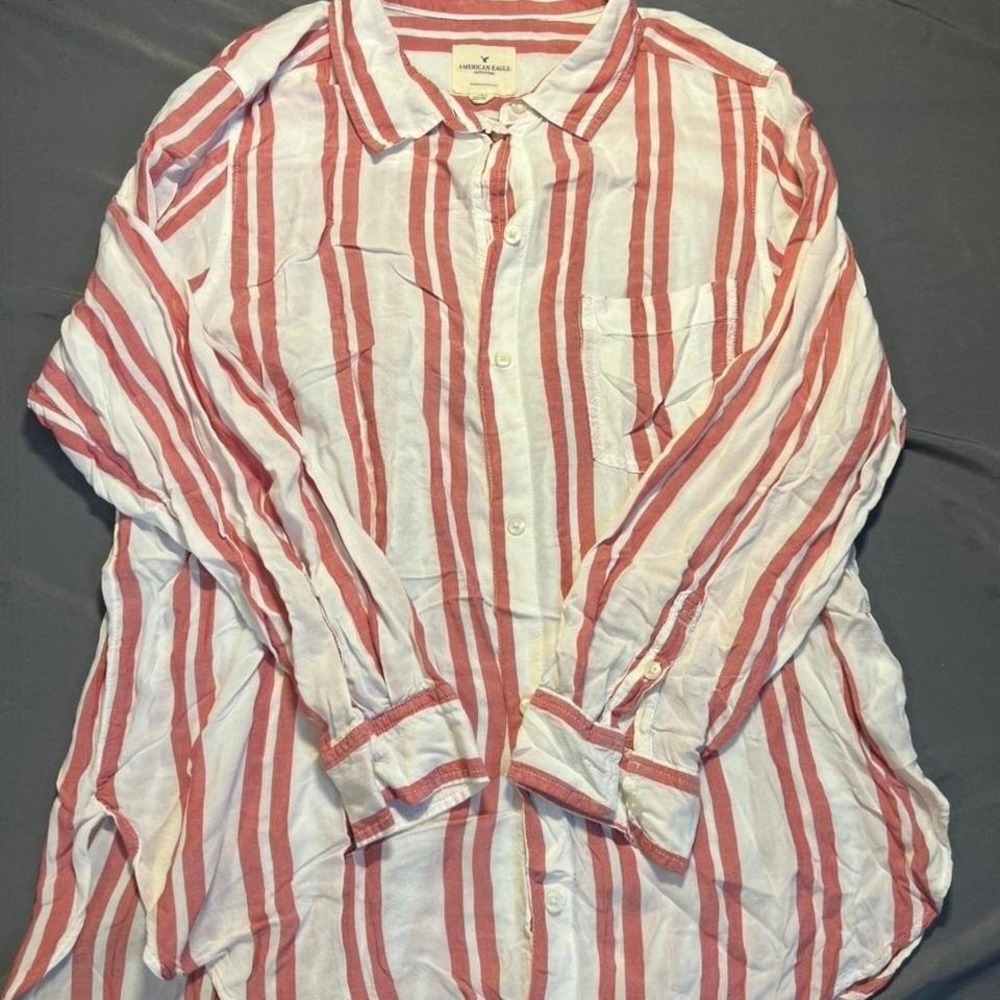 American Eagle red and white striped button up shirt Oversized Fit Size L